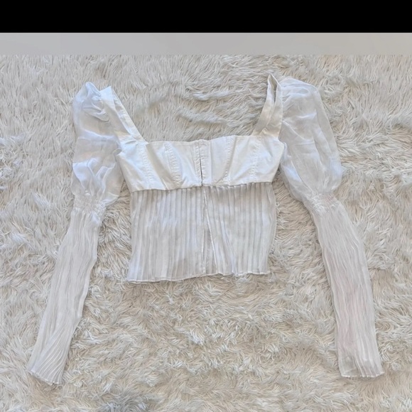 NWOT House of CB 'Lucie' White Pleated long sleeves crop top Top sz M - Picture 4 of 8